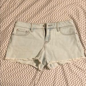 New Pacsun low rise denim shorts - size 25
